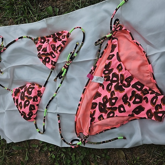 Op String Bikini - Picture 5 of 11